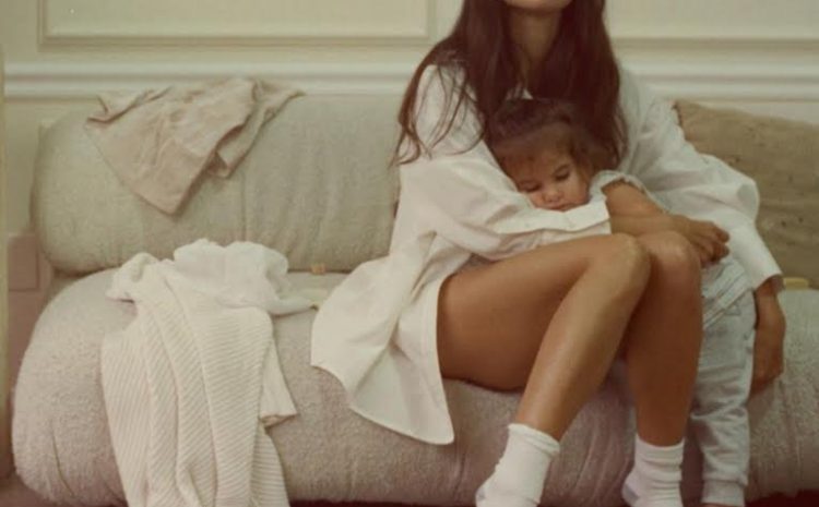  ¡Debi Nova está de vuelta! Descubre su nuevo álbum ‘Dar Vida’.