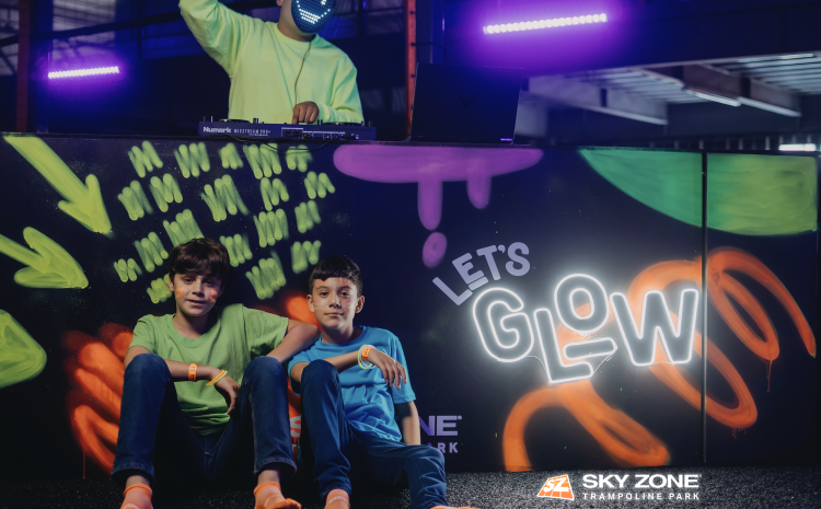  Innovación Nocturna: Sky Zone Revoluciona el Entretenimiento con Glow Nights