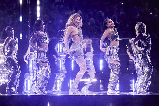  Shakira deslumbró en la final de la Copa América con una presentación histórica.