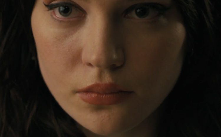  Compañera perfecta”: Una inquietante historia de amor y suspenso protagonizada por Sophie Thatcher y Jack Quaid