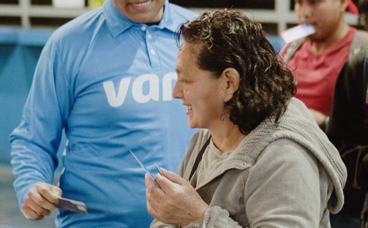  Vana Inicia el Año Apoyando a Más de 10,000 Guatemaltecos en el Transmetro del Trébol