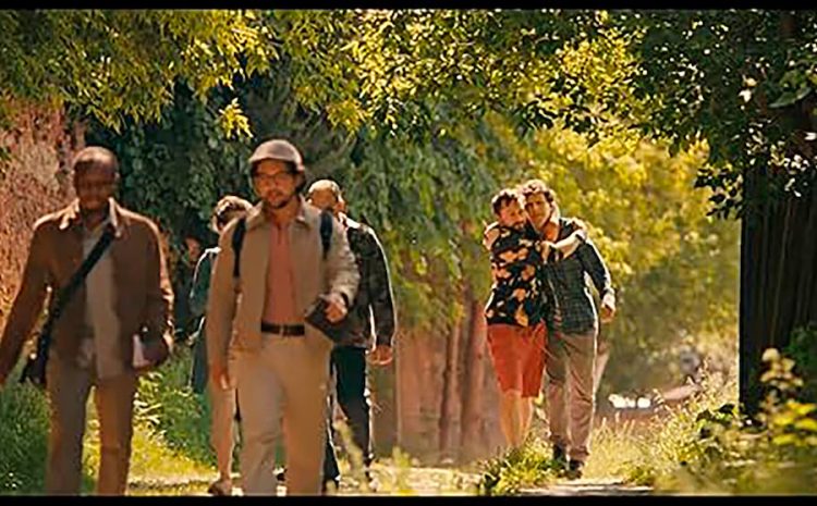  “Un viaje al dolor y la memoria: la película que conecta generaciones con ironía y profundidad”