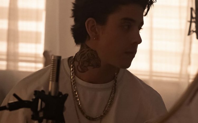  Sebas Bárcenas estrena “20 Llamadas”, una profunda reflexión sobre el desamor y la búsqueda del reencuentro