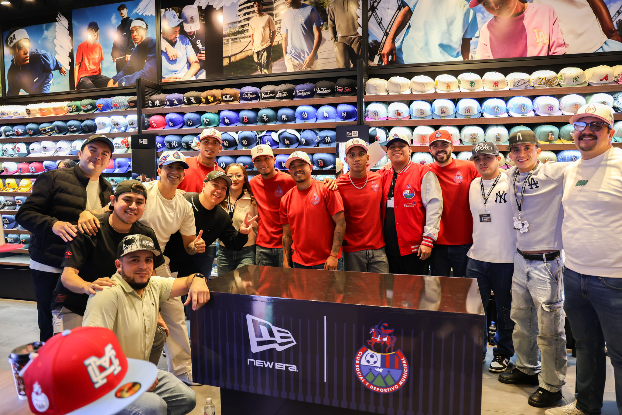 Club Social y Deportivo Municipal presenta junto a New Era Cap Company su nueva colección oficial de gorras